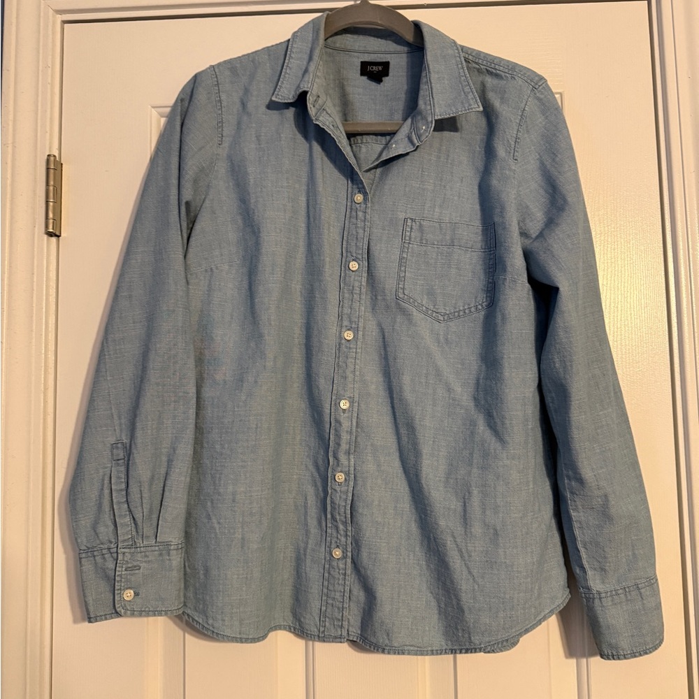 J. Crew Factory Women’s Light Blue Chambray Button Down Shirt size Large